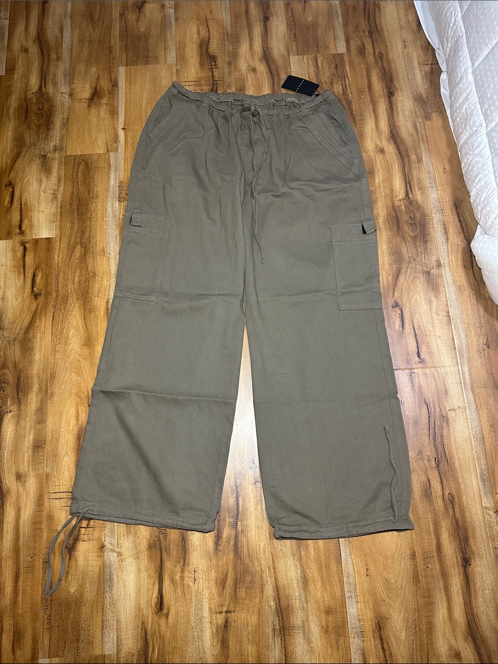 Women Olive Cargo Drawstring Pants